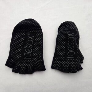 TOESOX Half-Toe Grip Pilates/Barre/Yoga Socks - Black Size S/M